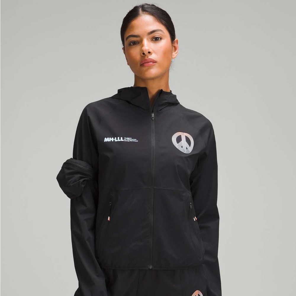 Lululemon x Madhappy Packable Running Rain Jacket
Black small sz 6. Worn once!